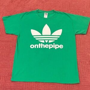 Men’s size large green trefoil onthepipe tshirt